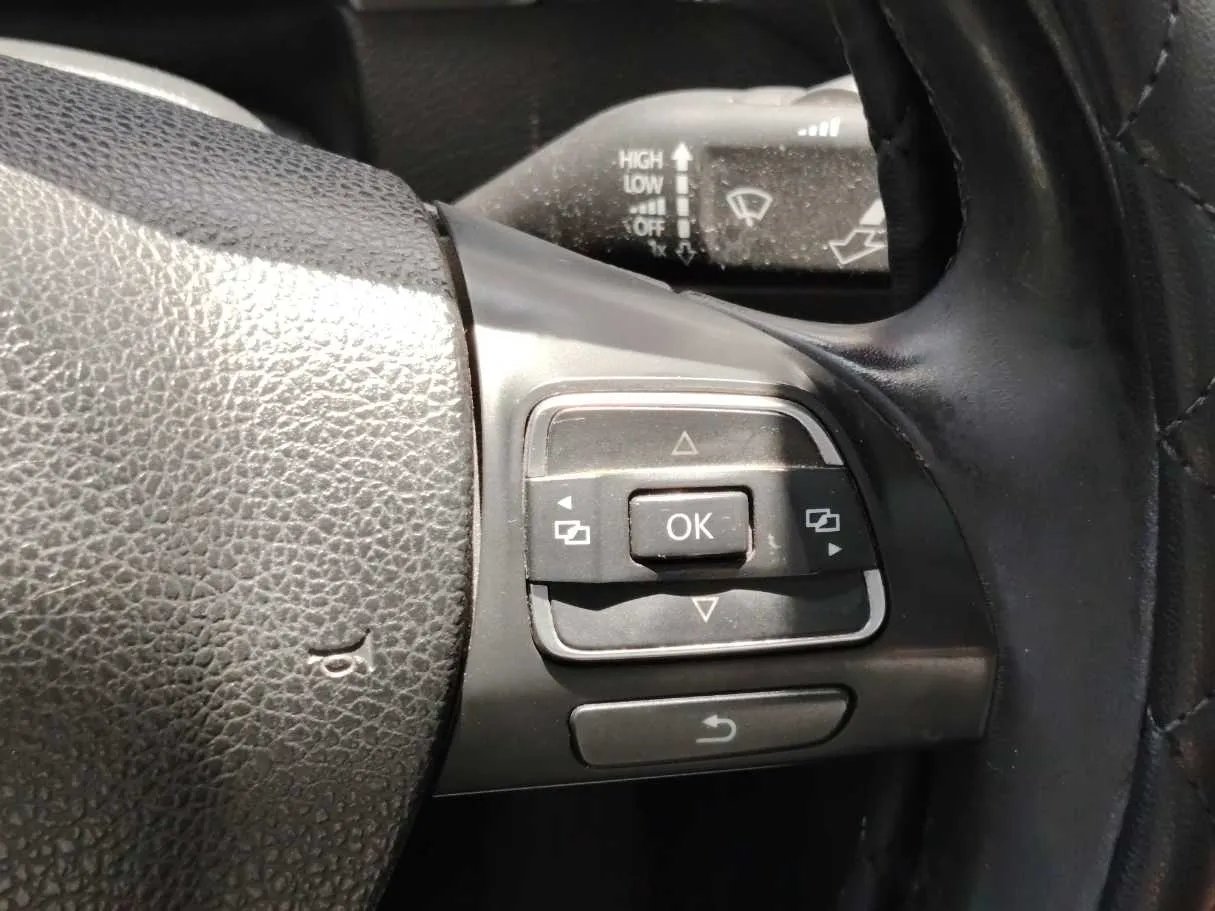 Car image 28