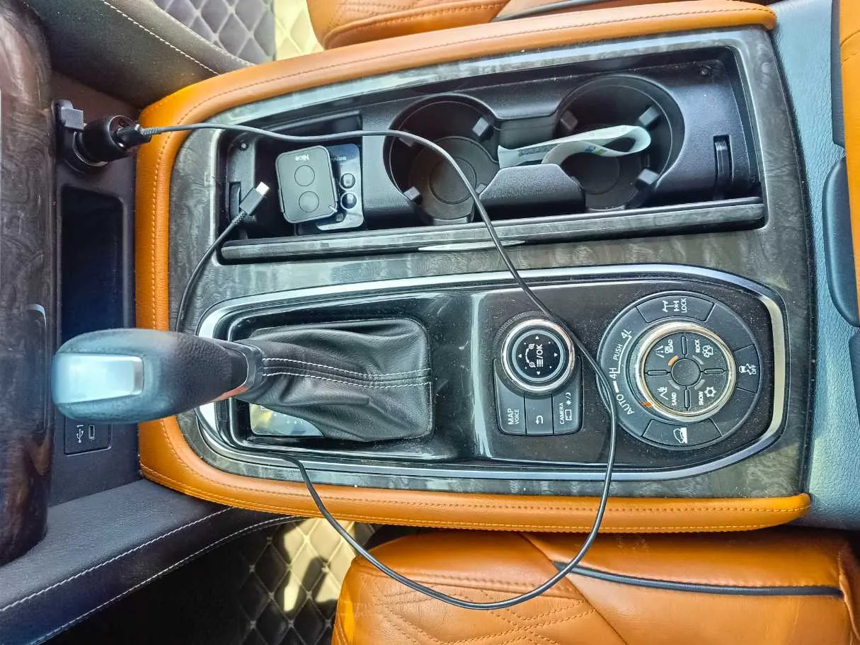 Car image 25