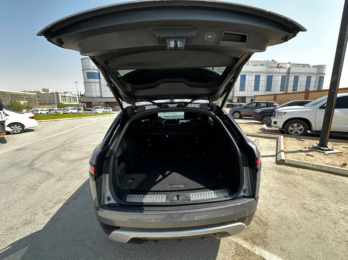 Car image 22