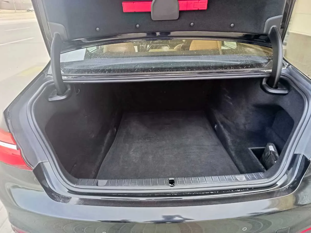Car image 26