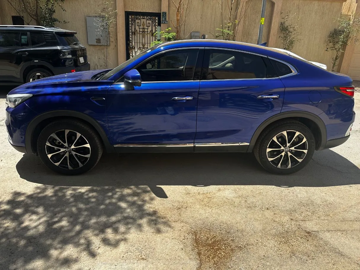 Car image 8