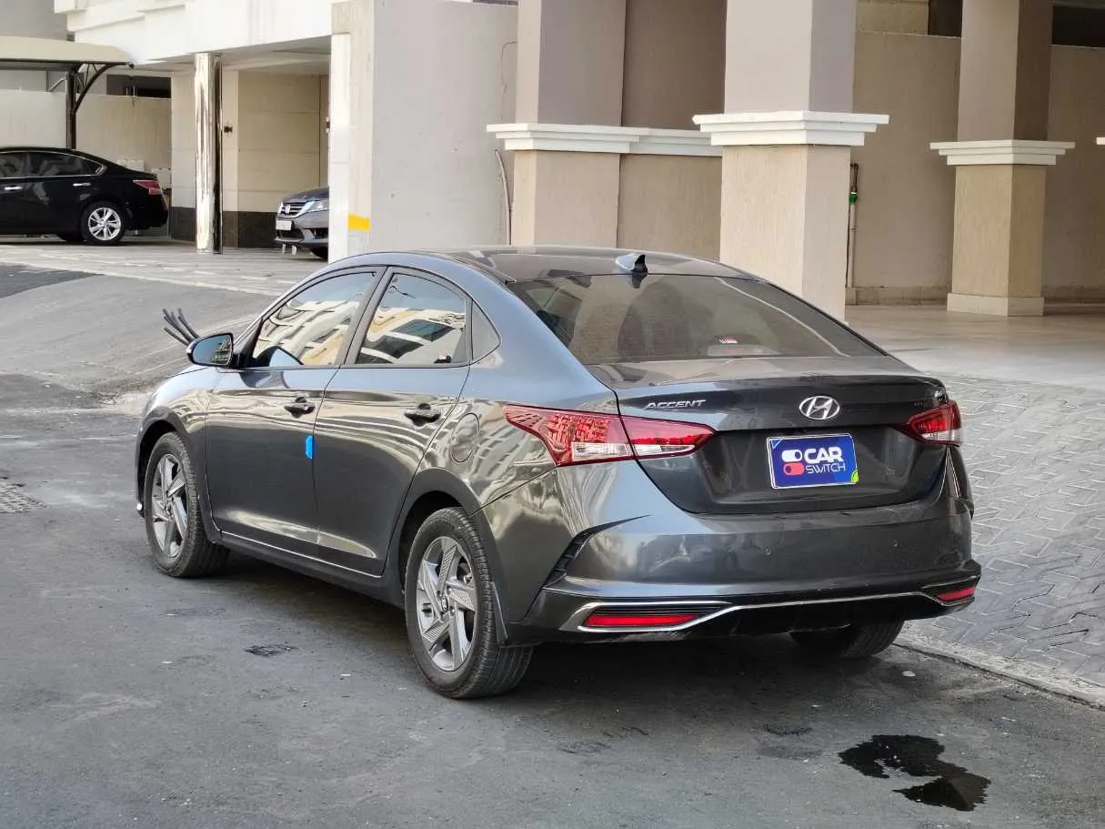 Car image 7