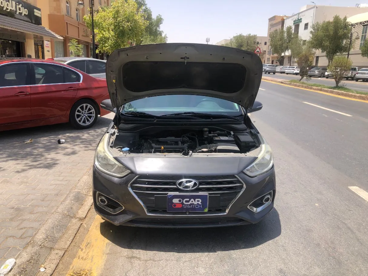 Car image 25