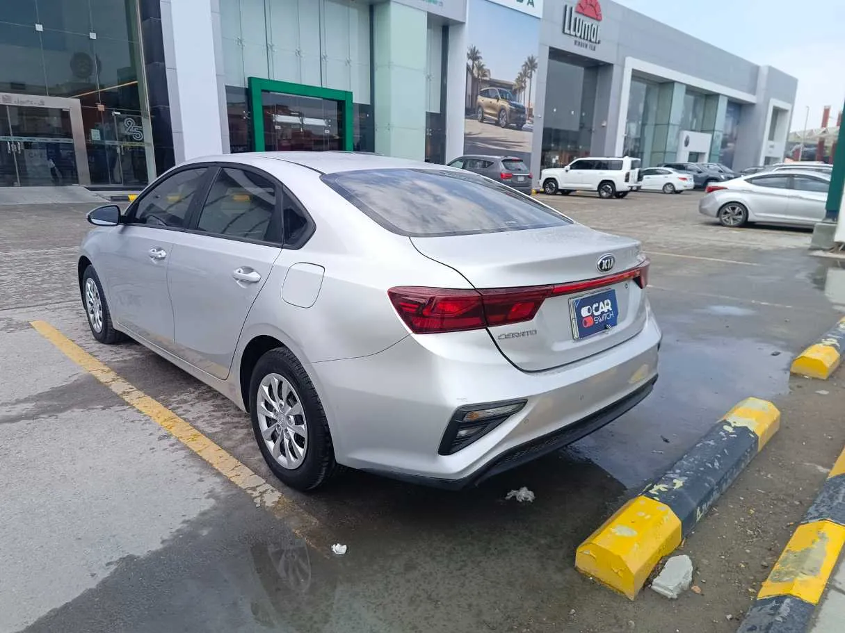 Car image 7