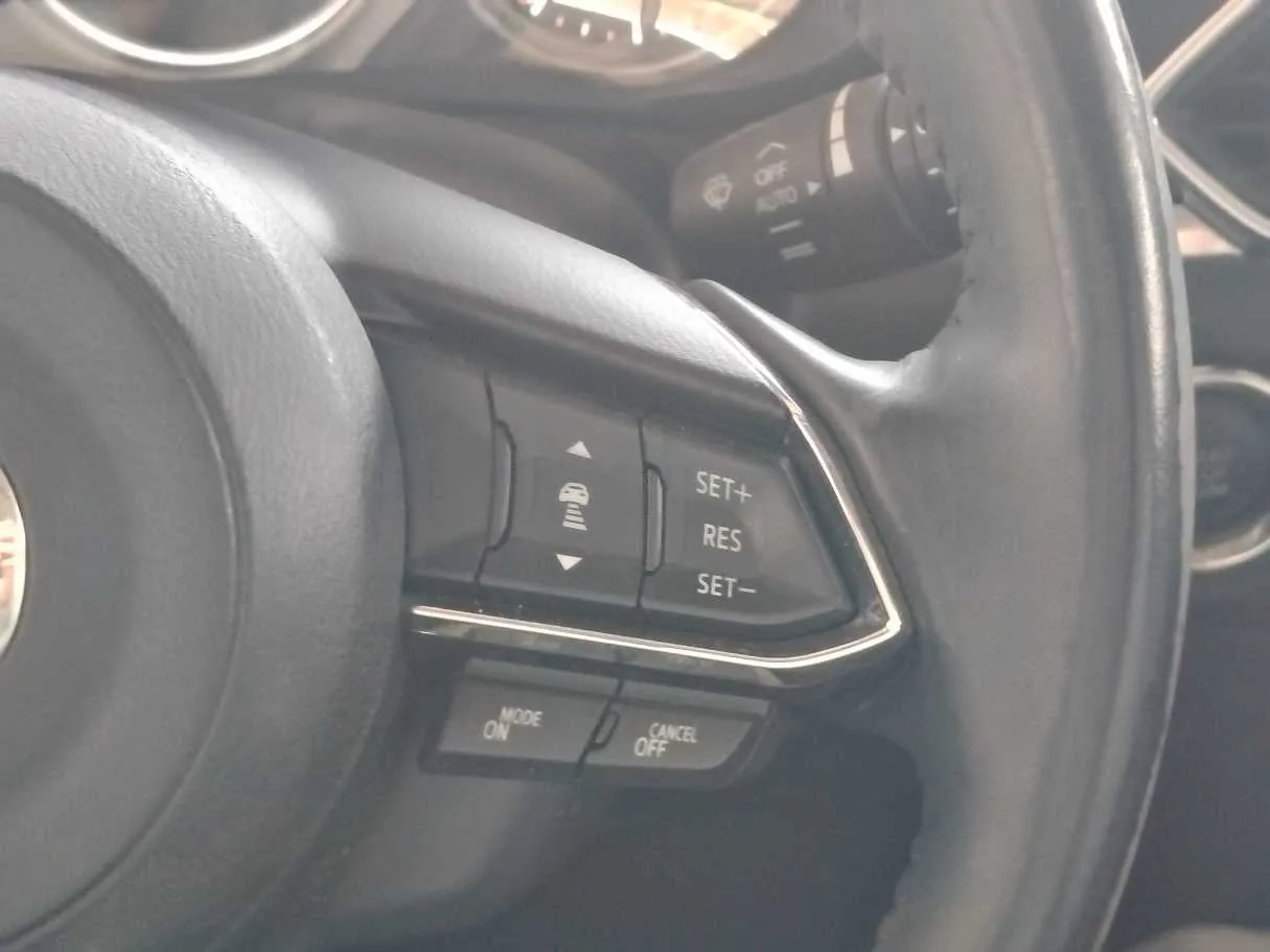 Car image 30