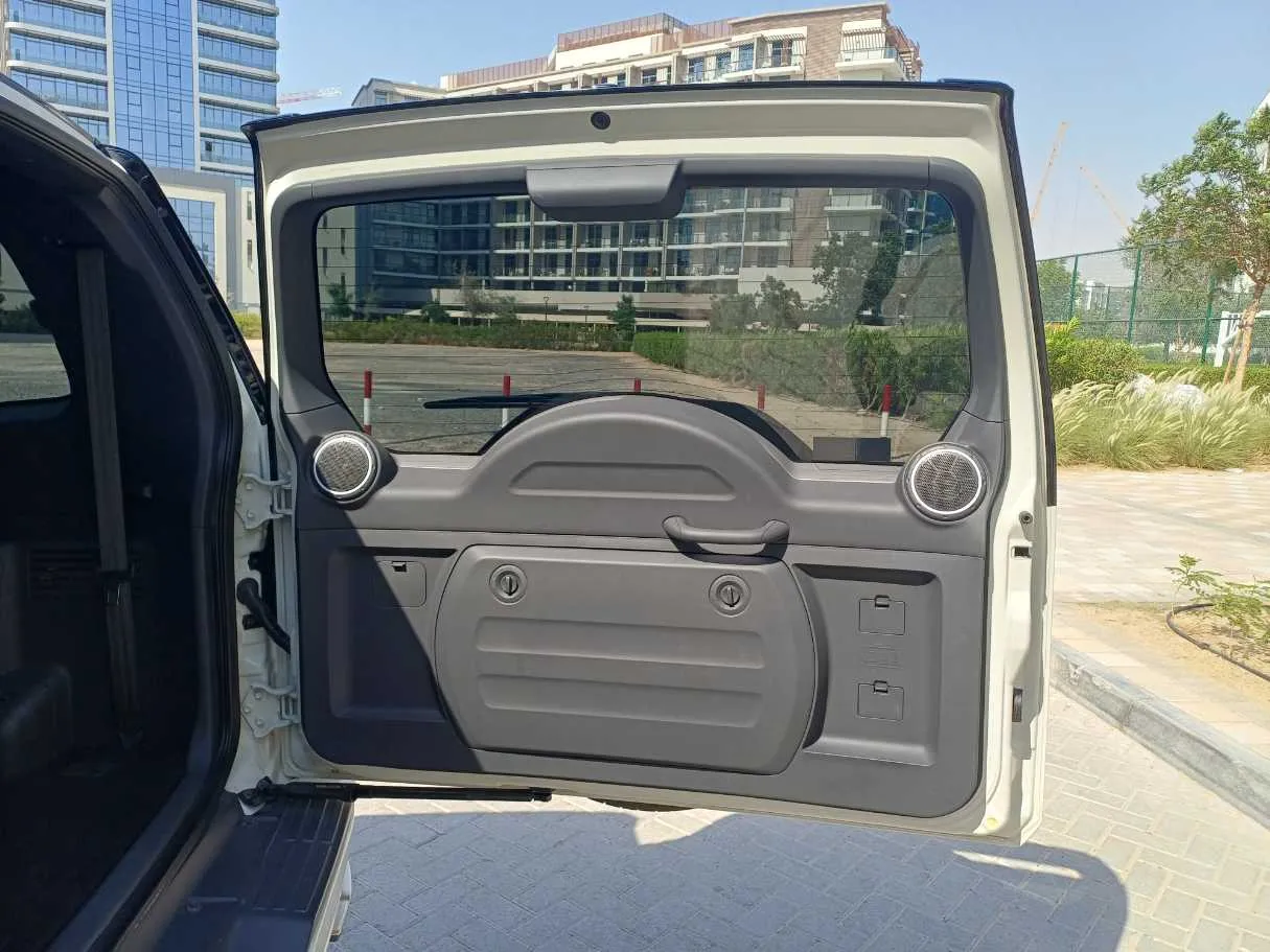 Car image 24