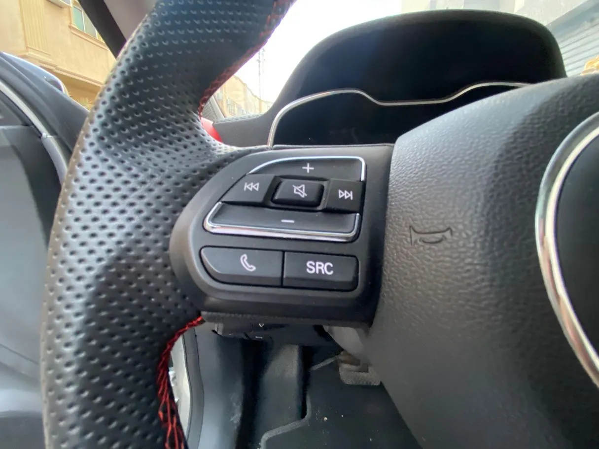 Car image 21