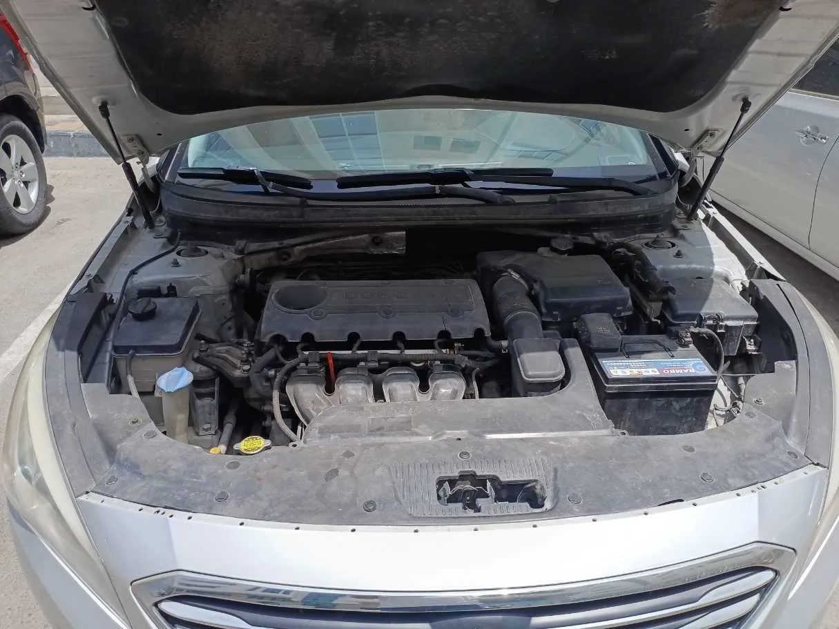 Car image 19