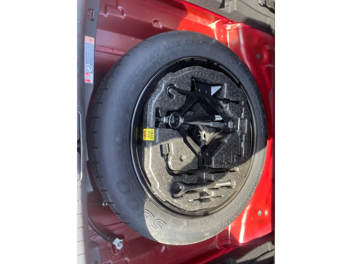 Car image 27