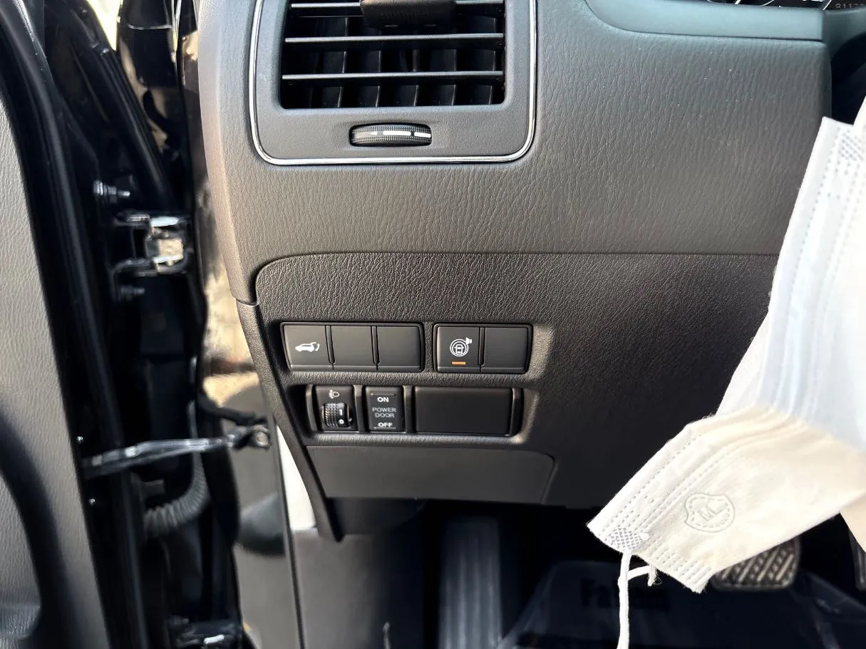 Car image 28