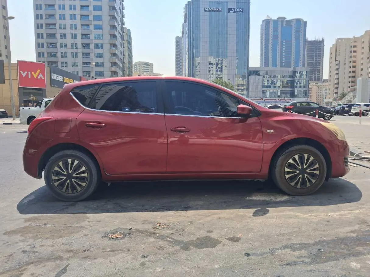 Car image 4