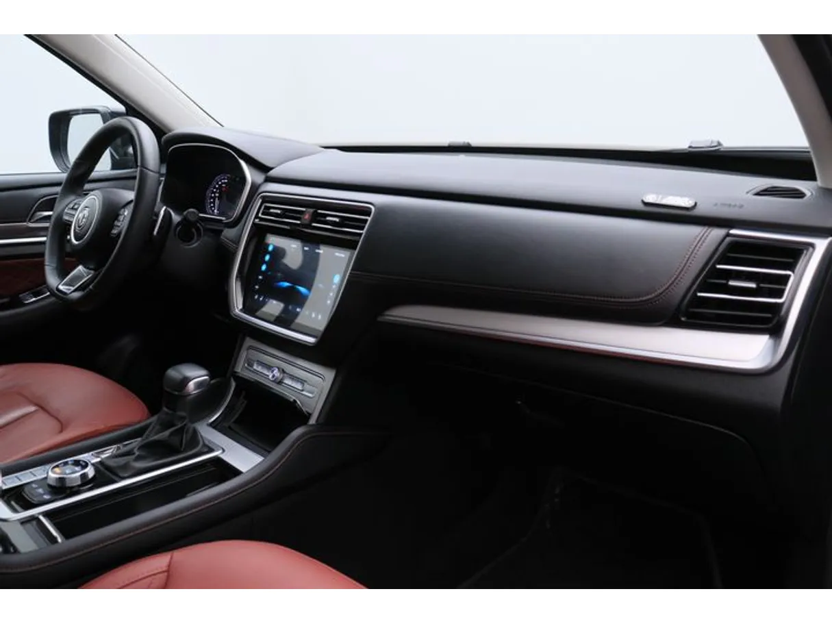 Car image 10