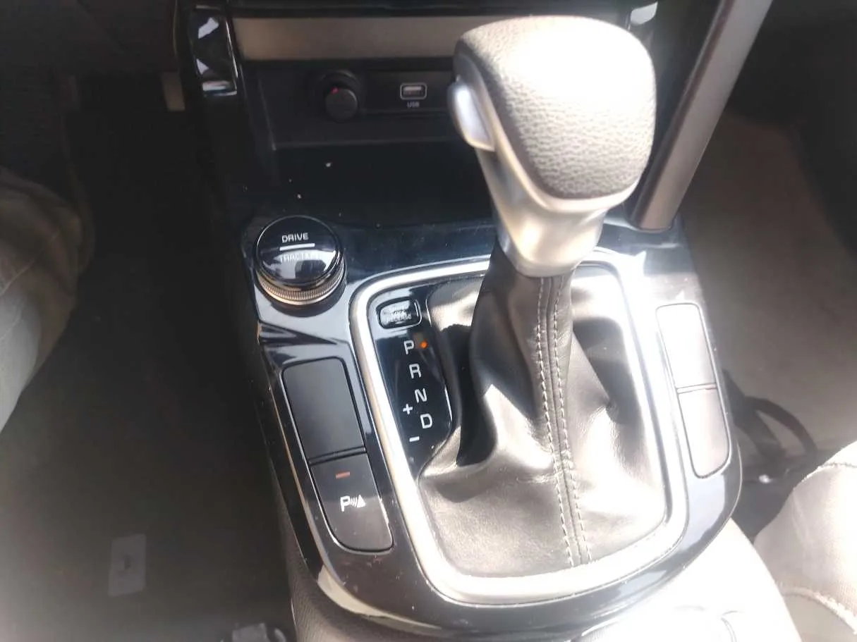 Car image 32