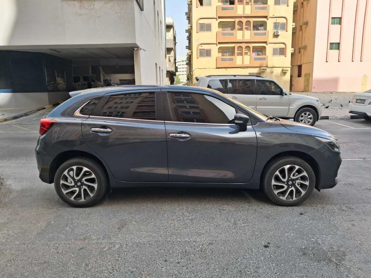 Car image 3