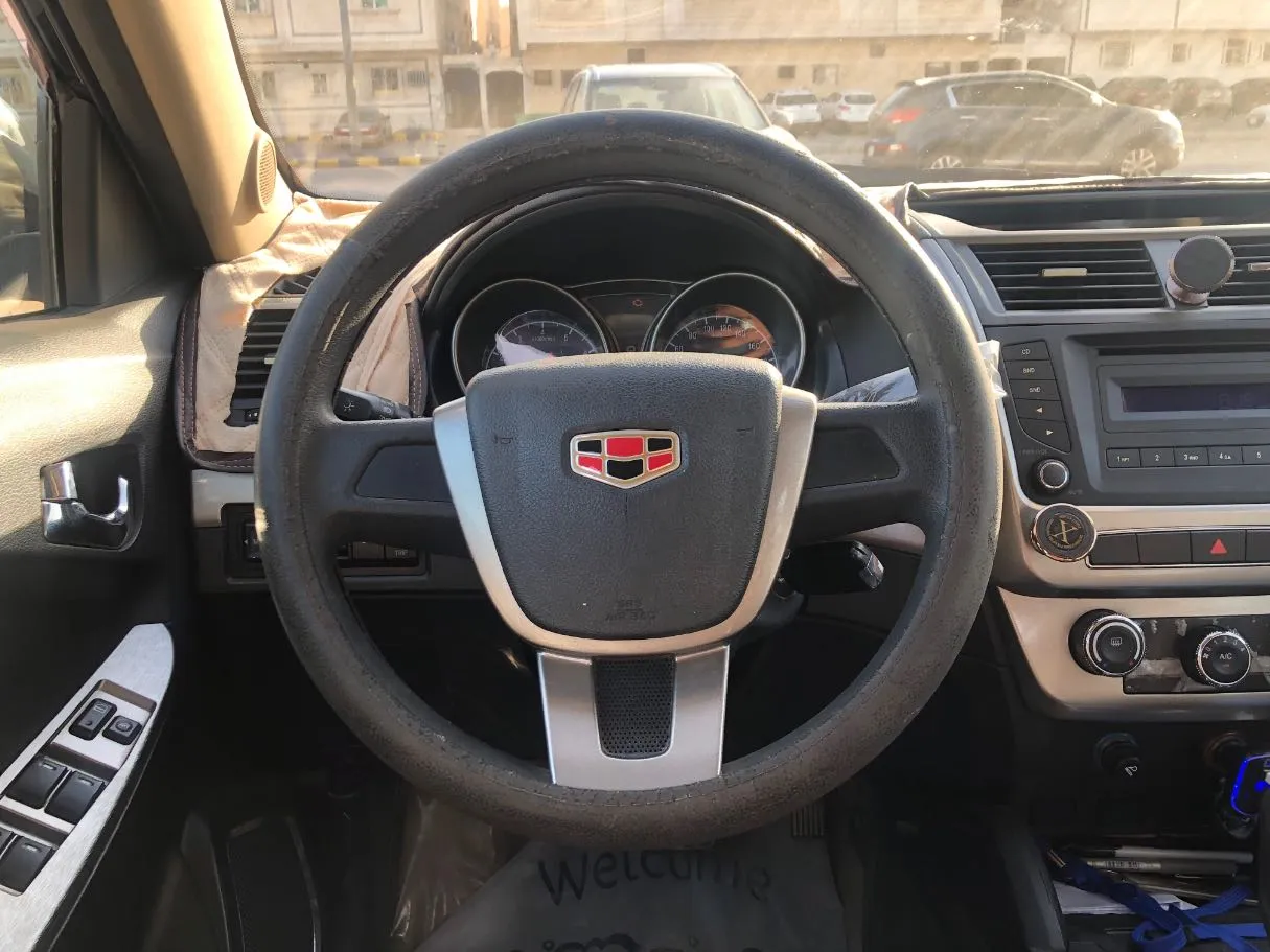 Car image 18