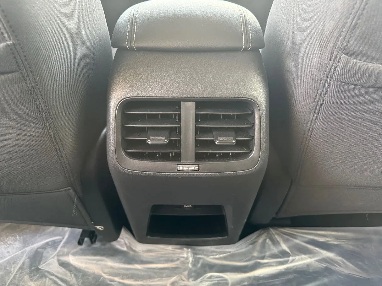 Car image 25