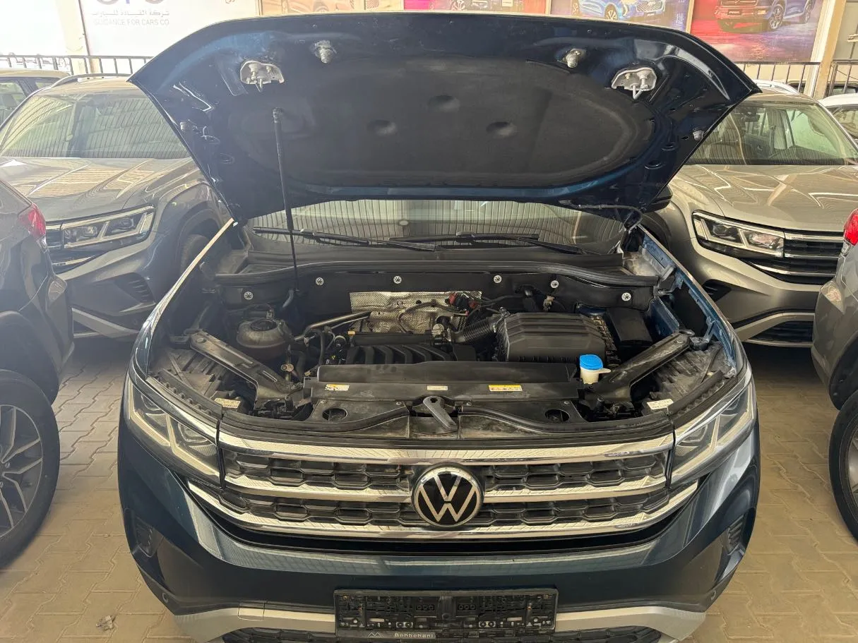 Car image 16