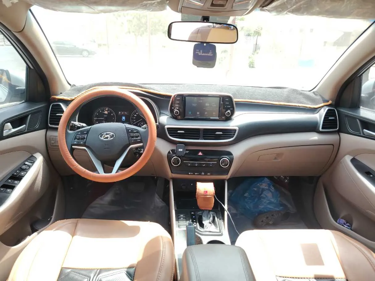 Car image 20