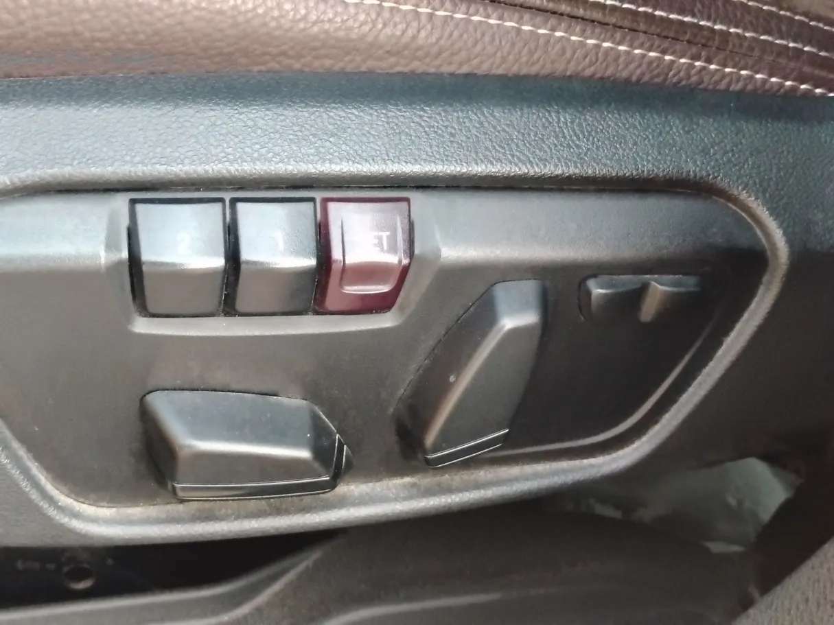 Car image 31