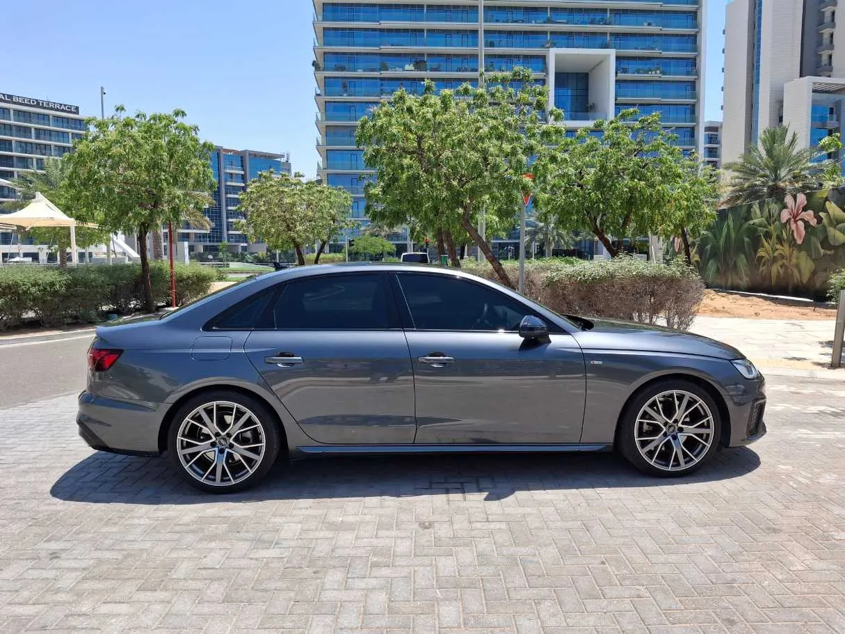 Car image 8