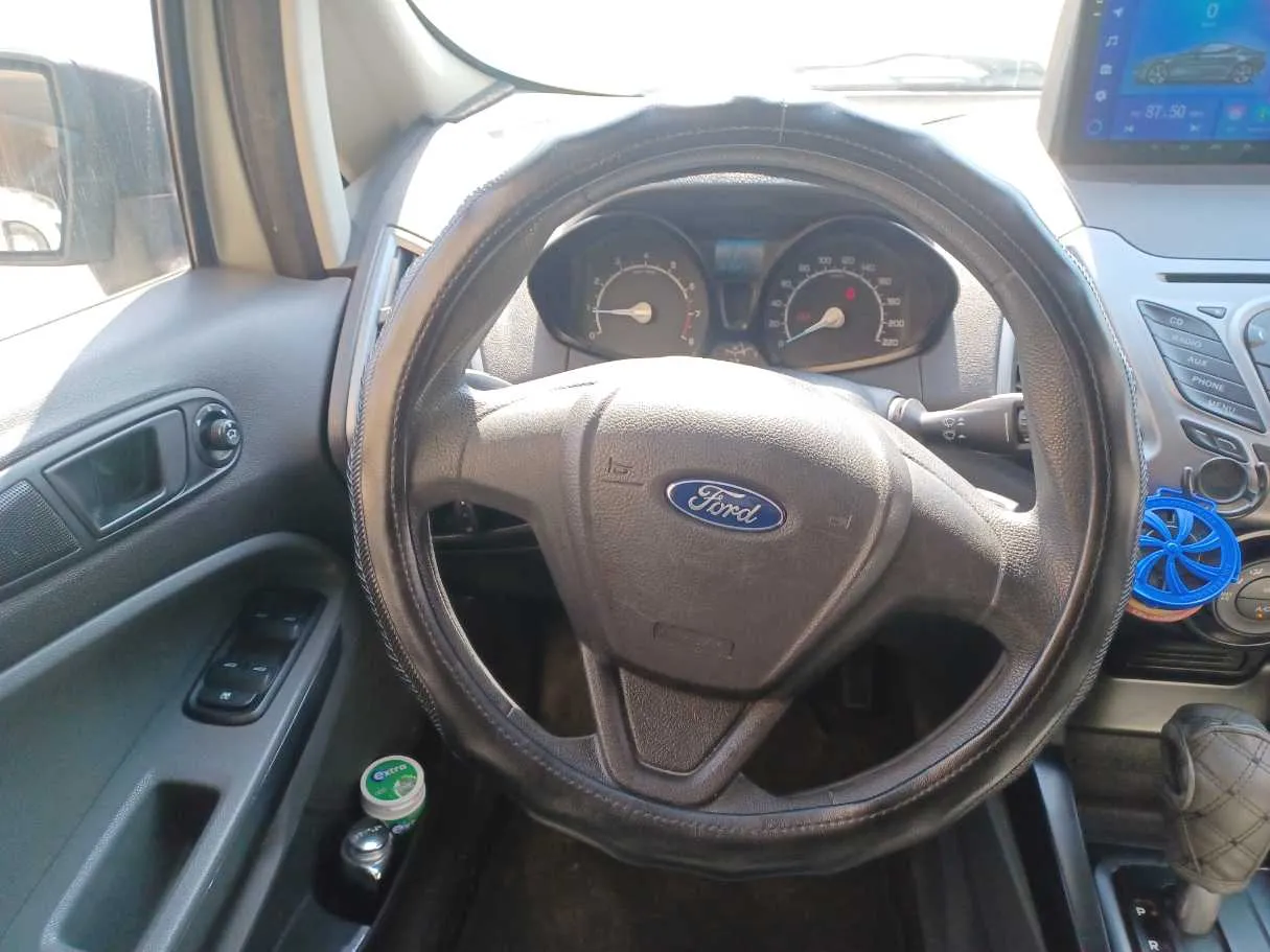 Car image 15