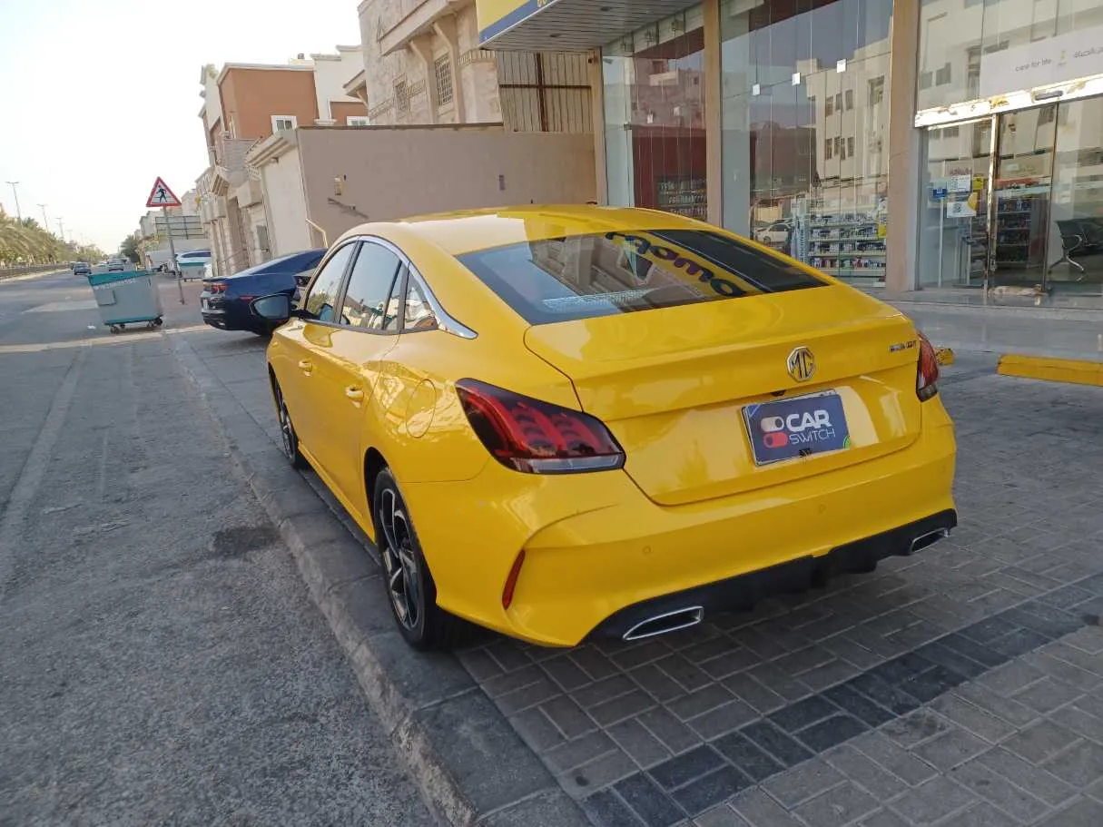Car image 7