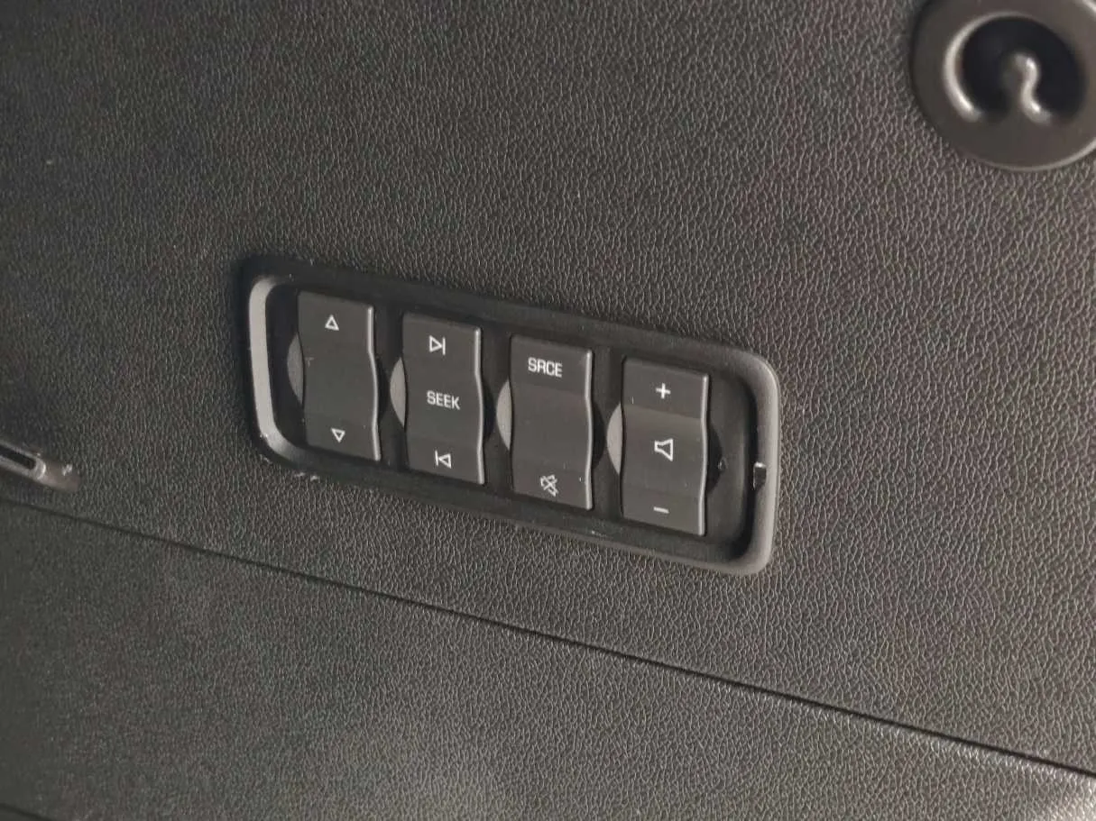 Car image 35