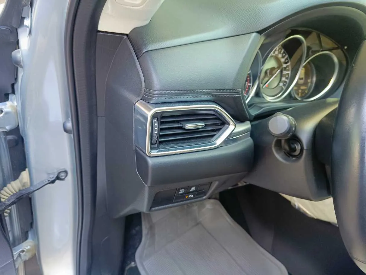 Car image 34