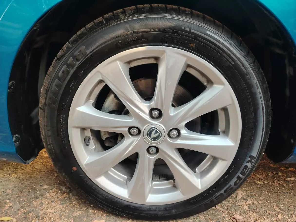 Car image 10