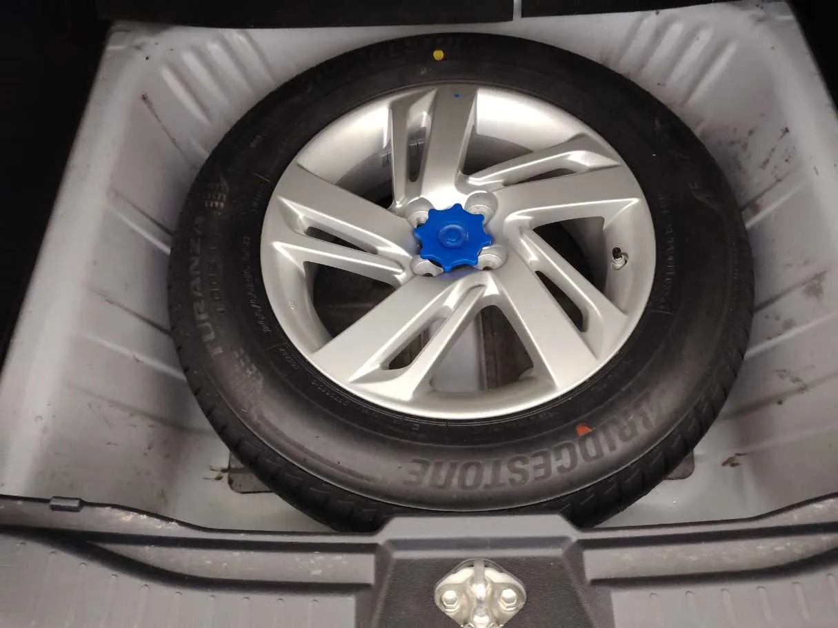 Car image 29
