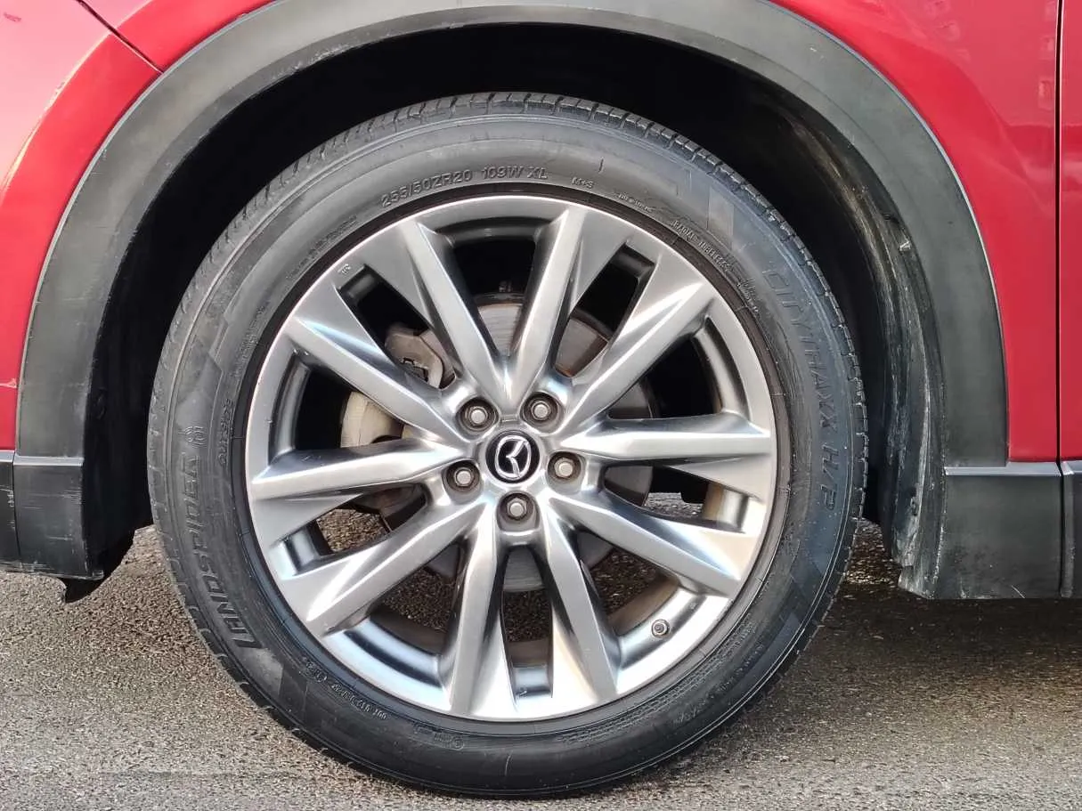 Car image 9