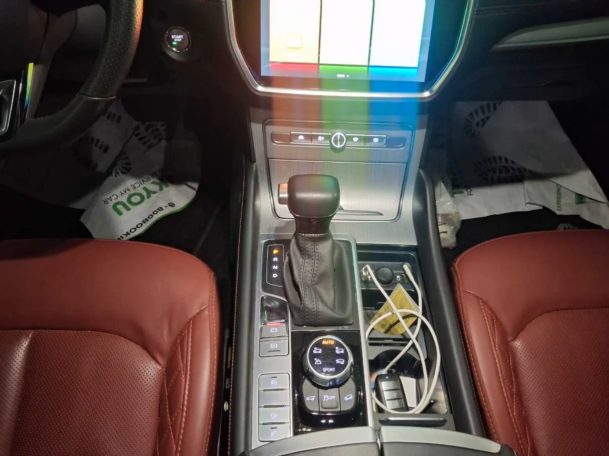 Car image 16