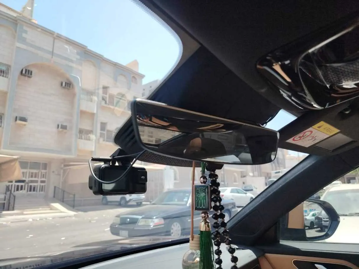 Car image 29