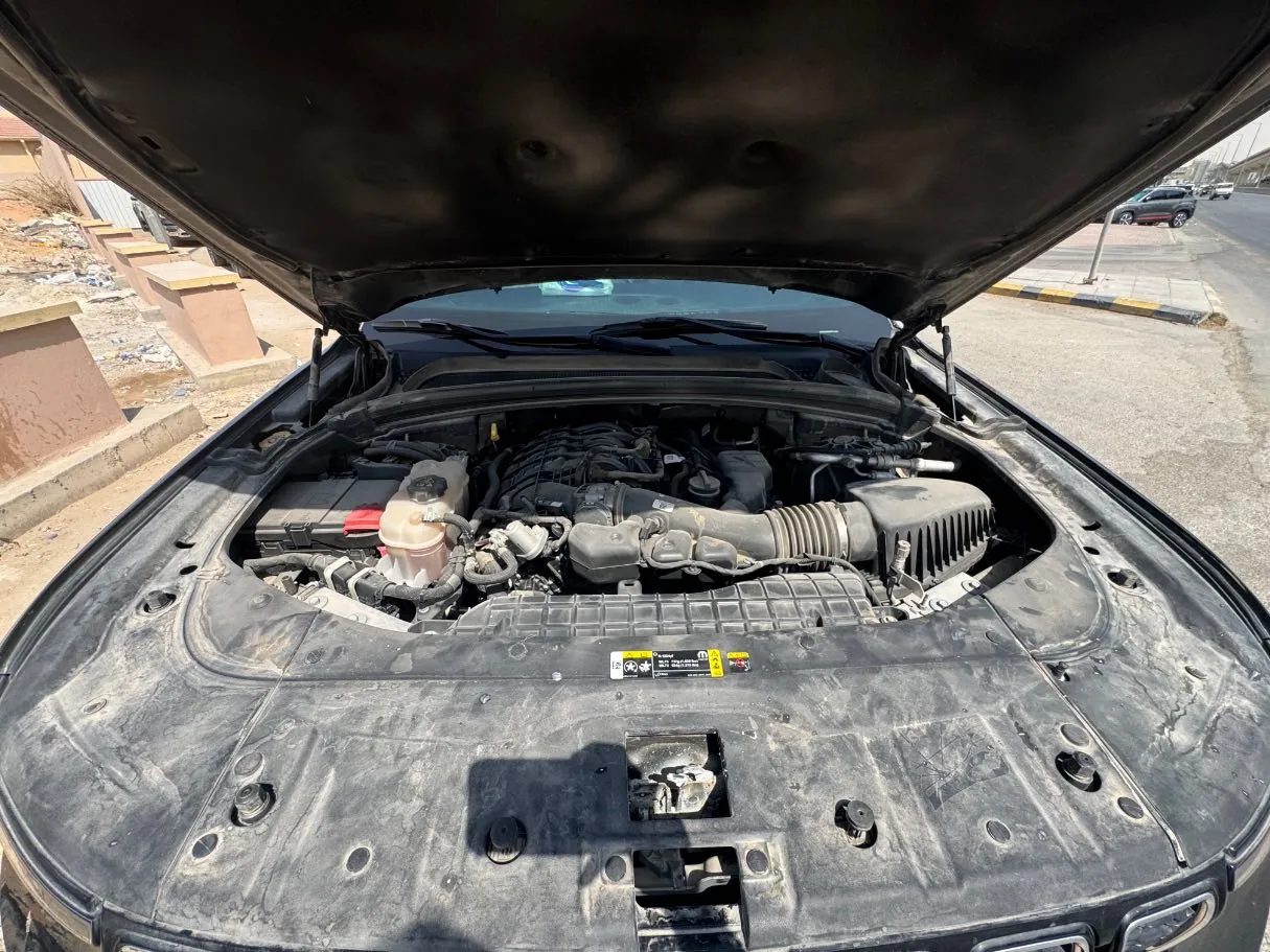 Car image 30
