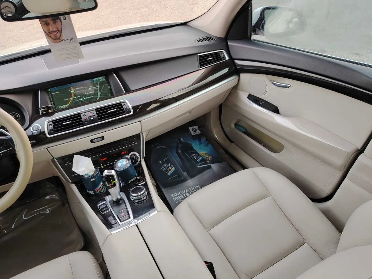 Car image 21