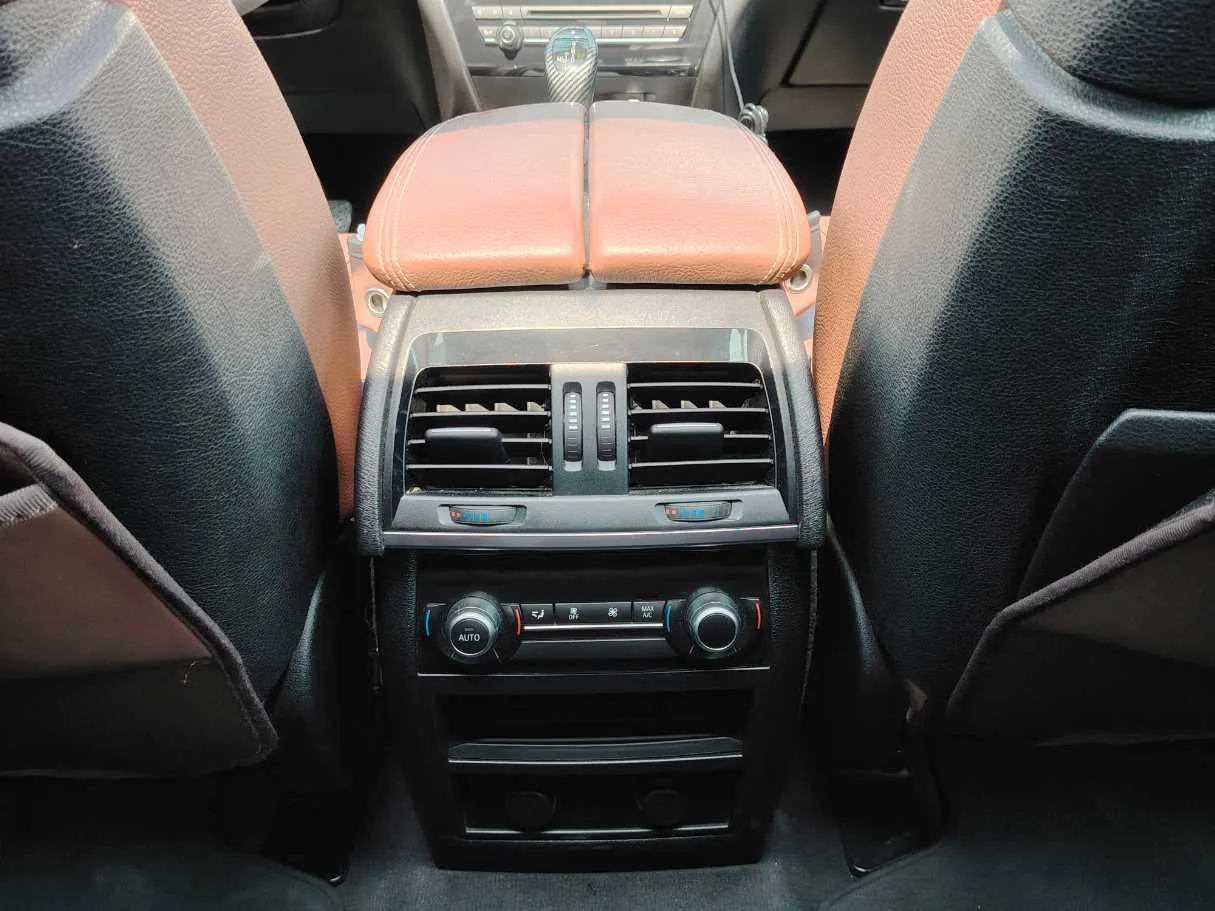 Car image 31