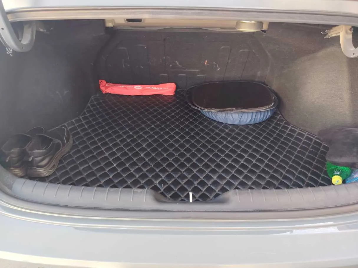 Car image 26
