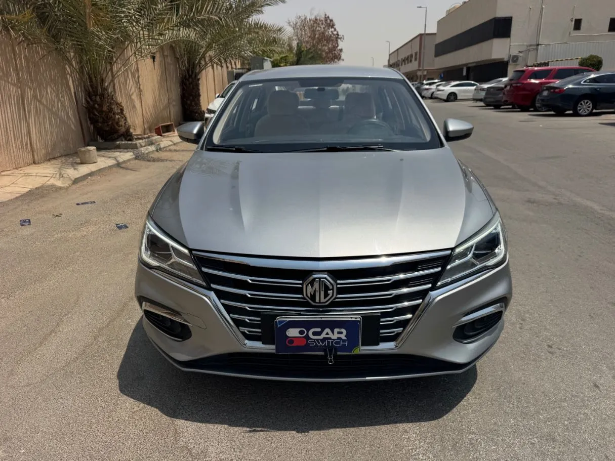 Car image 2