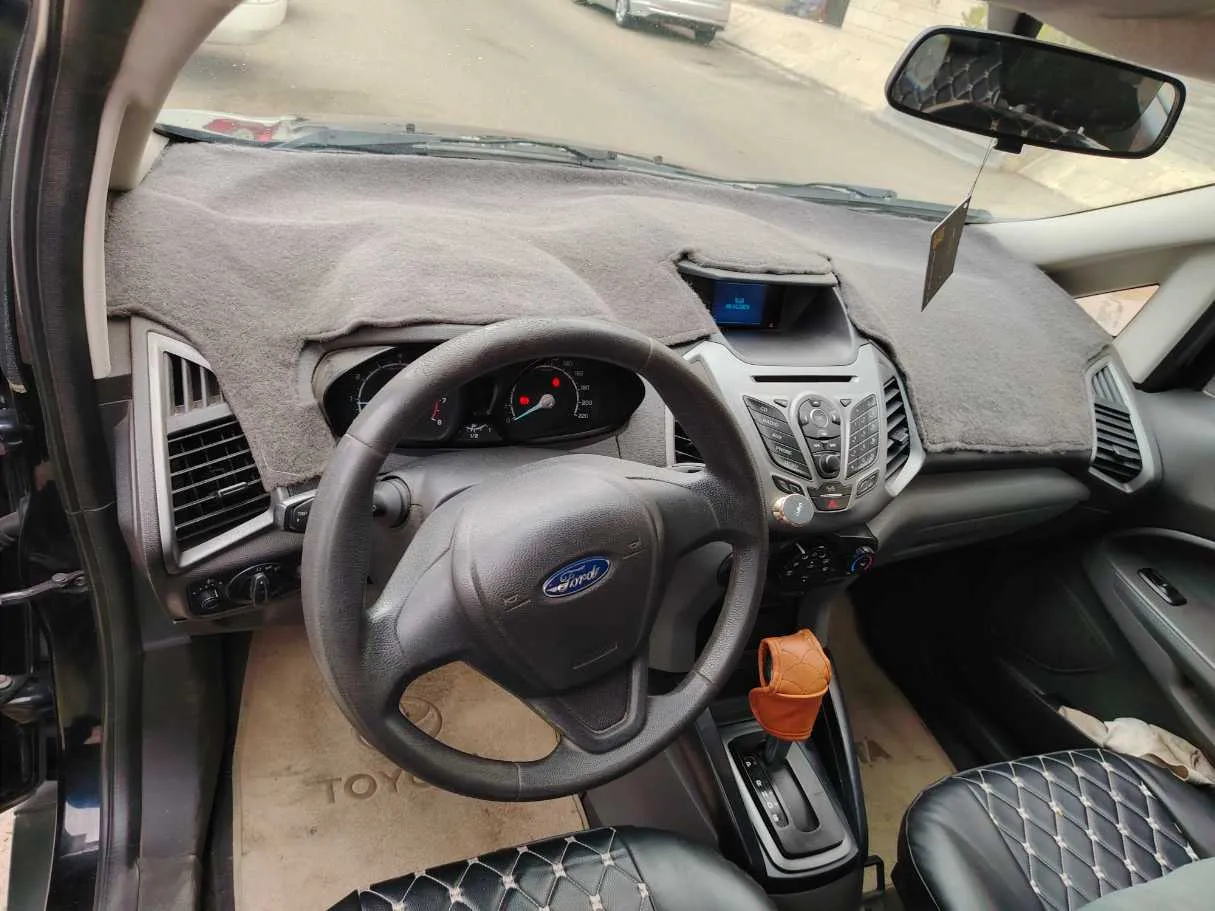 Car image 13