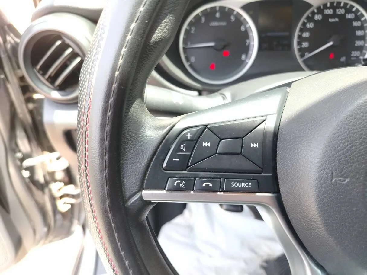 Car image 27