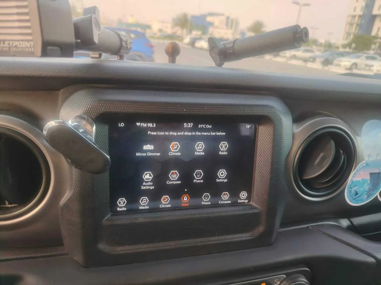 Car image 23