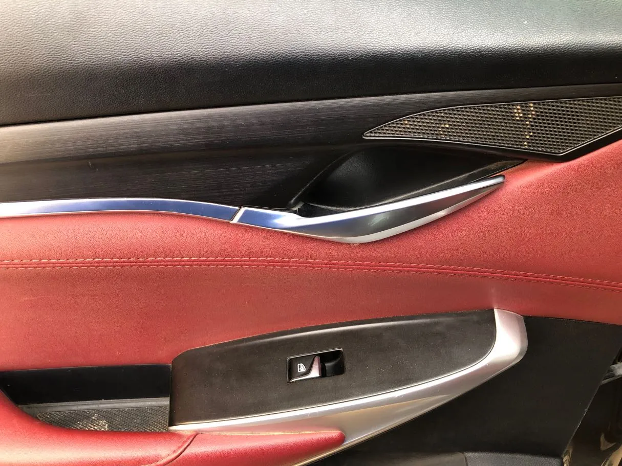 Car image 13