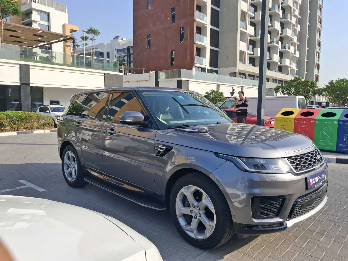 Car image 4
