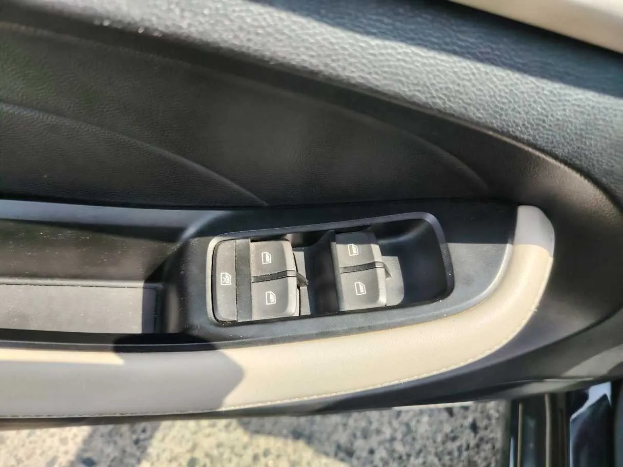 Car image 39
