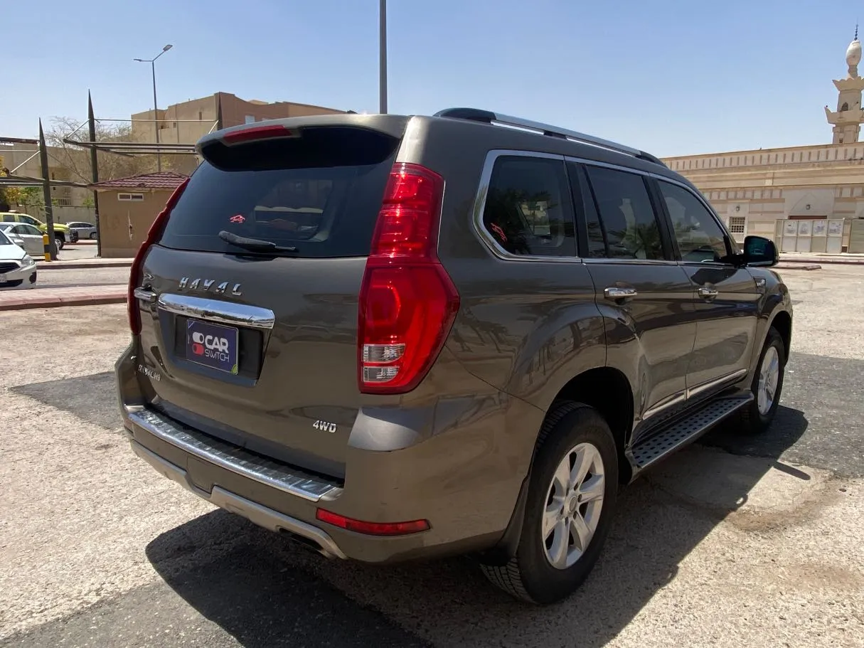 Car image 5