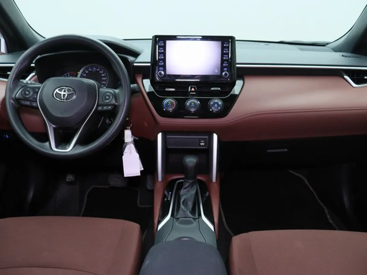 Car image 14