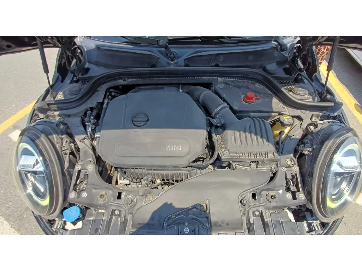 Car image 20