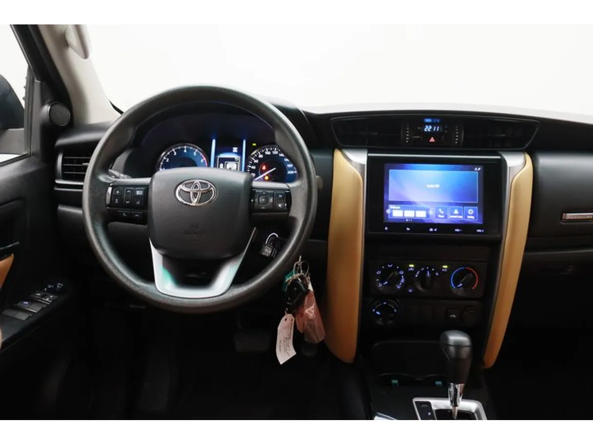 Car image 15