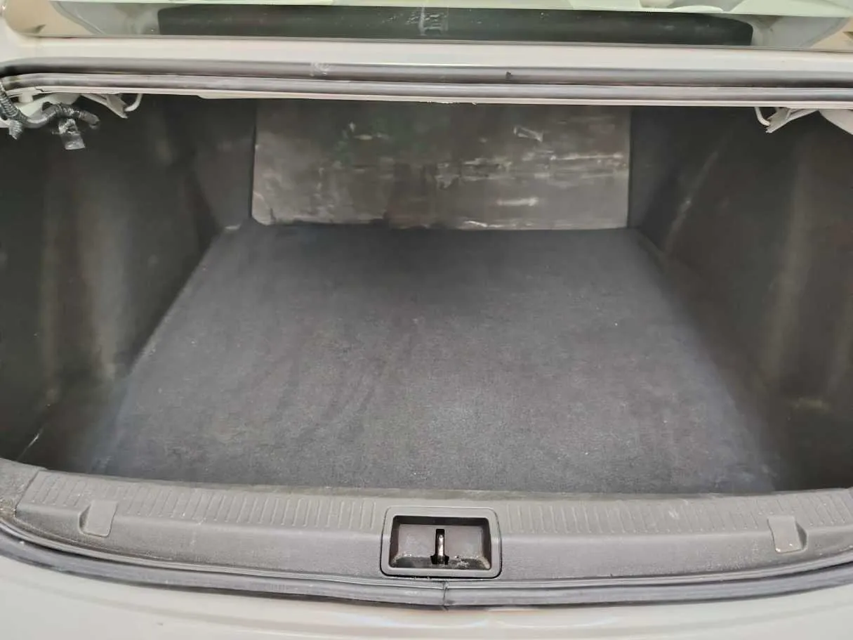 Car image 33