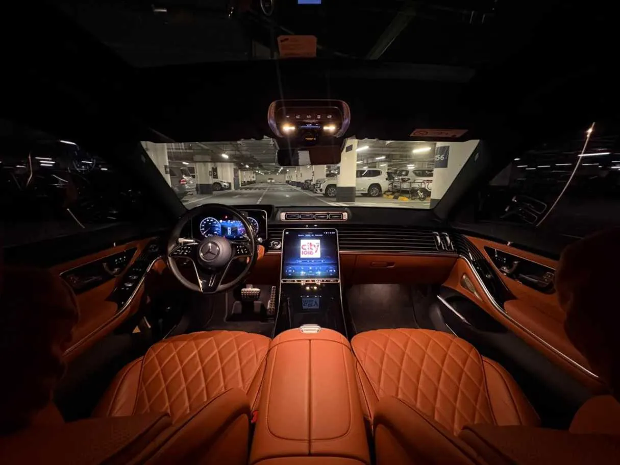 Car image 17